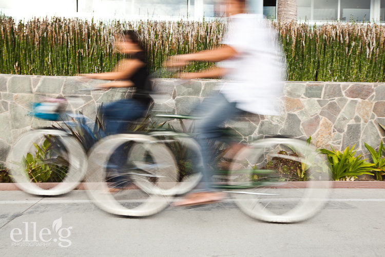 beach-bike-engagement-session