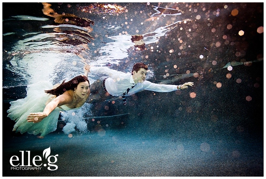 underwater wedding photos