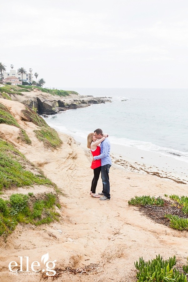 0011la jolla beach engagement photos