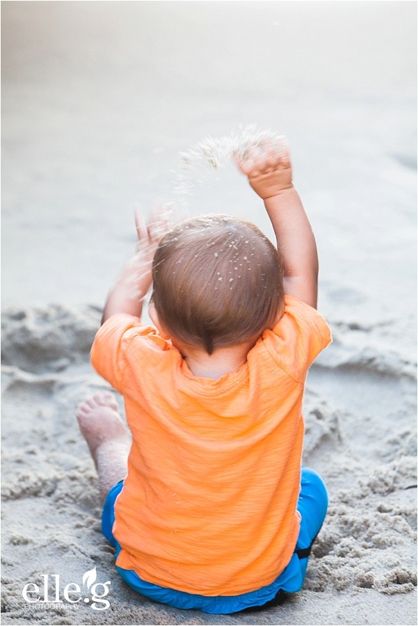 0017beach family portraits elleGphotography