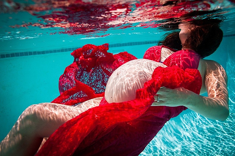 Underwater Maternity Photos Elle G Photography San Diego Photographer