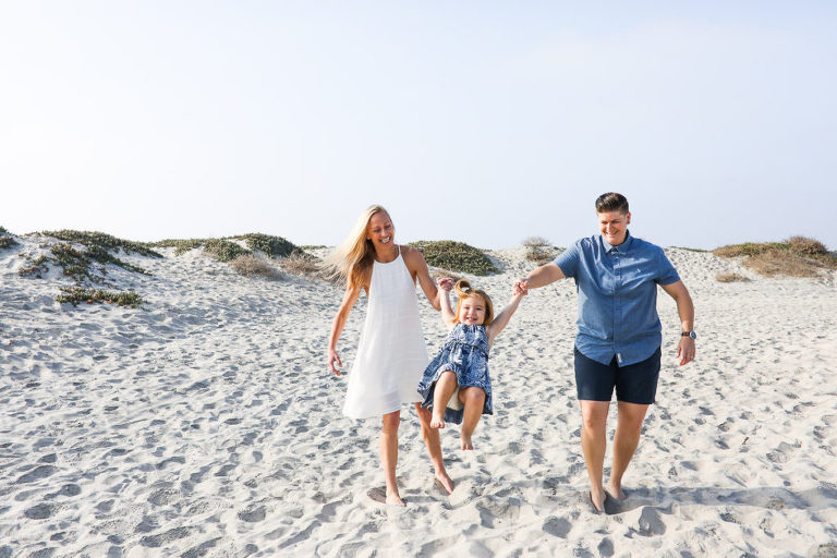 photographer in coronado beach portraits