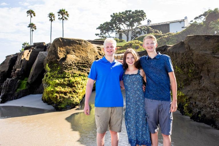 vacation photos family on beach 11