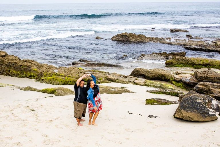family photos on the beach 10