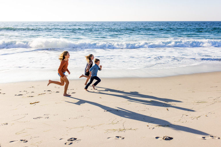 candid family portrait photographer 1